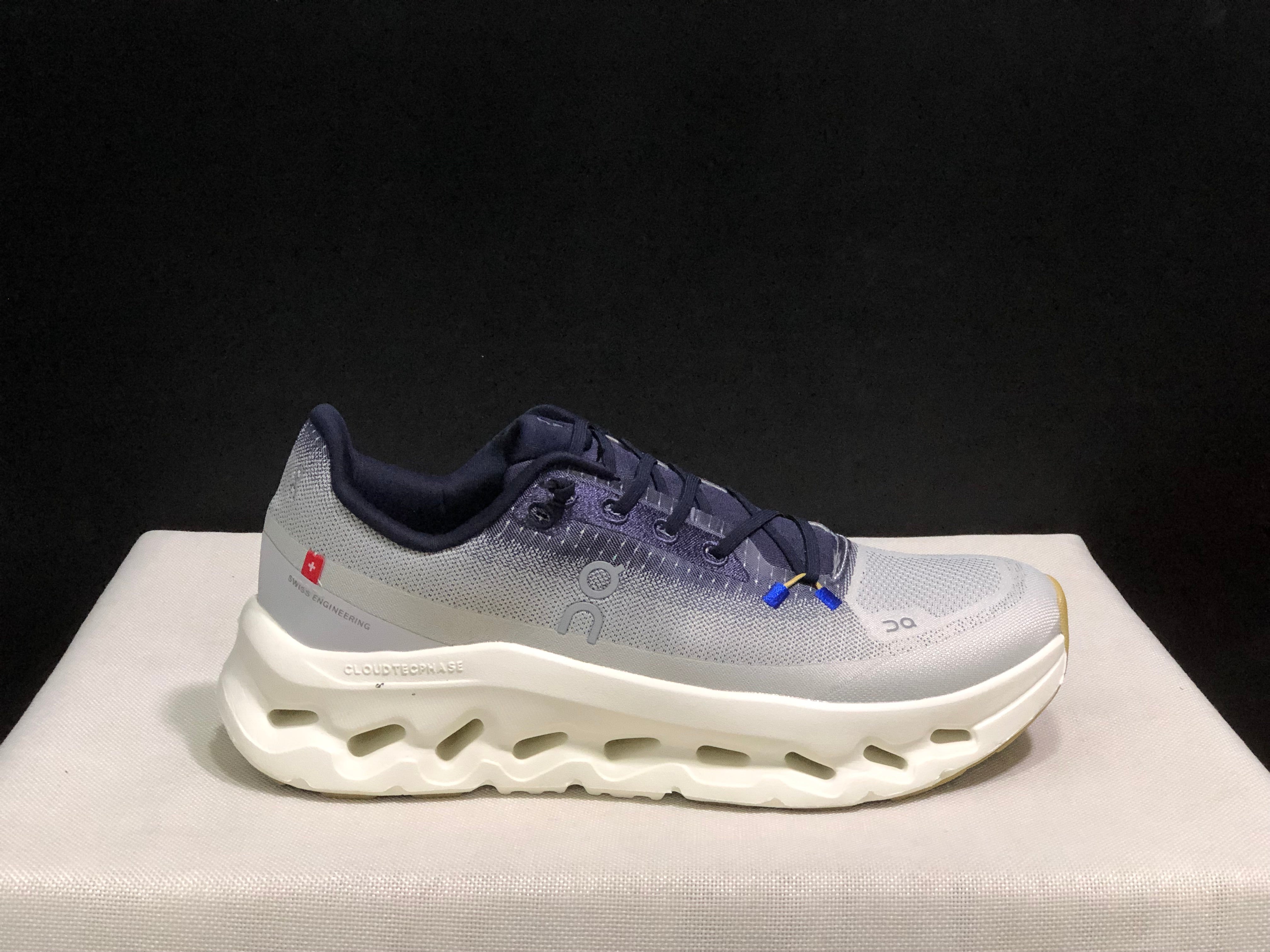 On Cloudtilt 'Midnight Ivory'