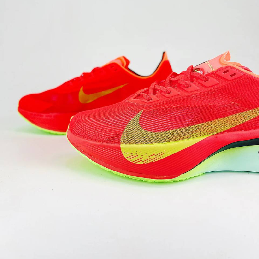 Nike ZoomX VaporFly 4 'Carmesim Brilhante'