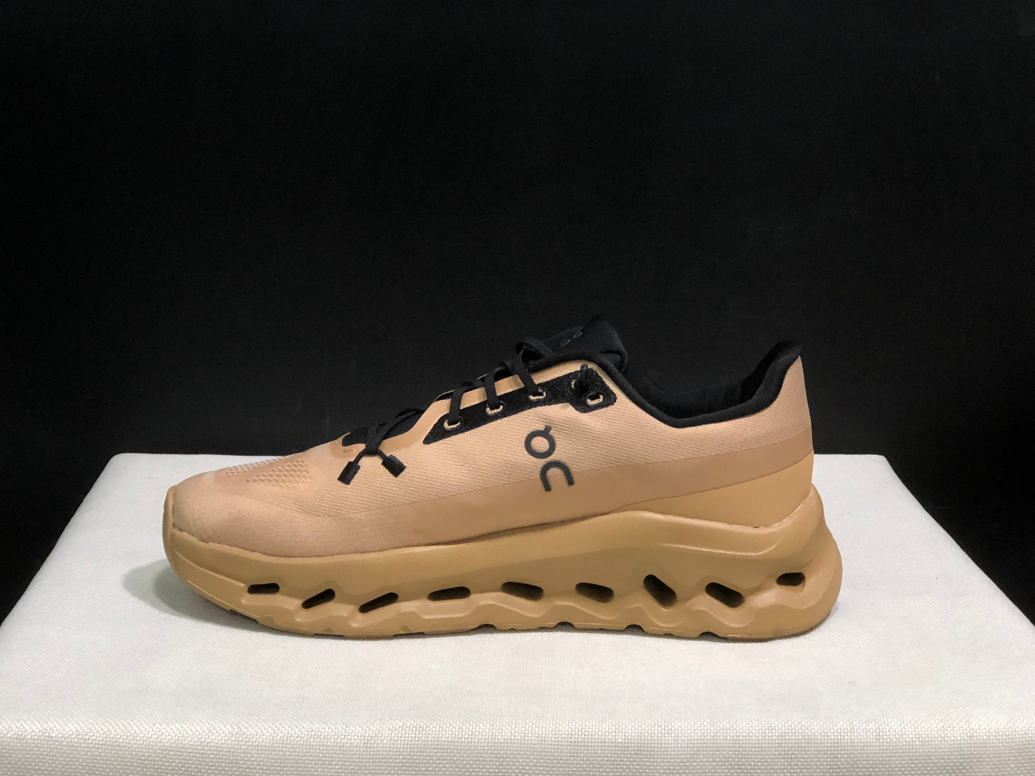 On Cloudtilt 'Beige'