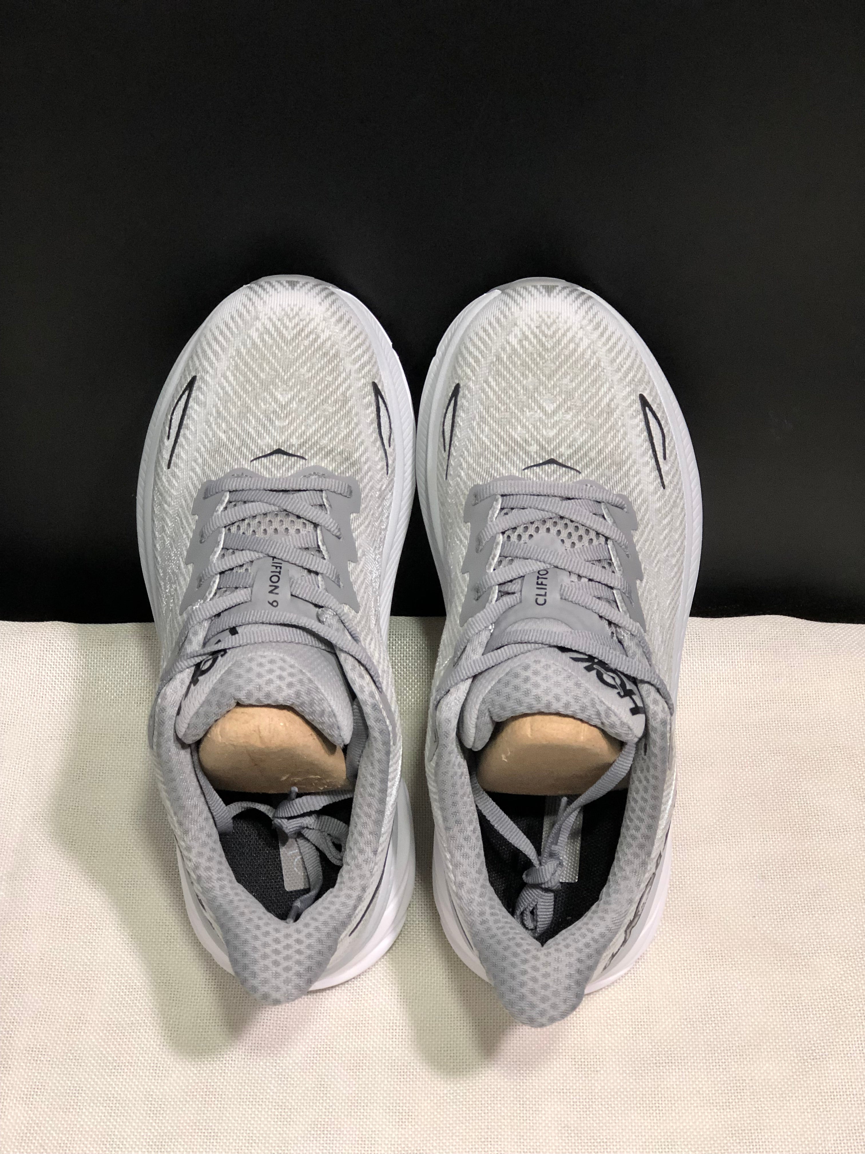 Hoka Clifton 9 'Beige-Pink'