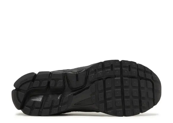 Air Zoom Vomero 5 'Triple Black'