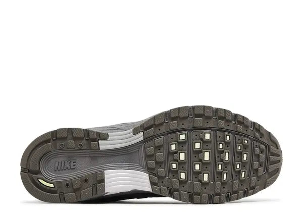 P-6000 'Cave Stone Metallic Silver'