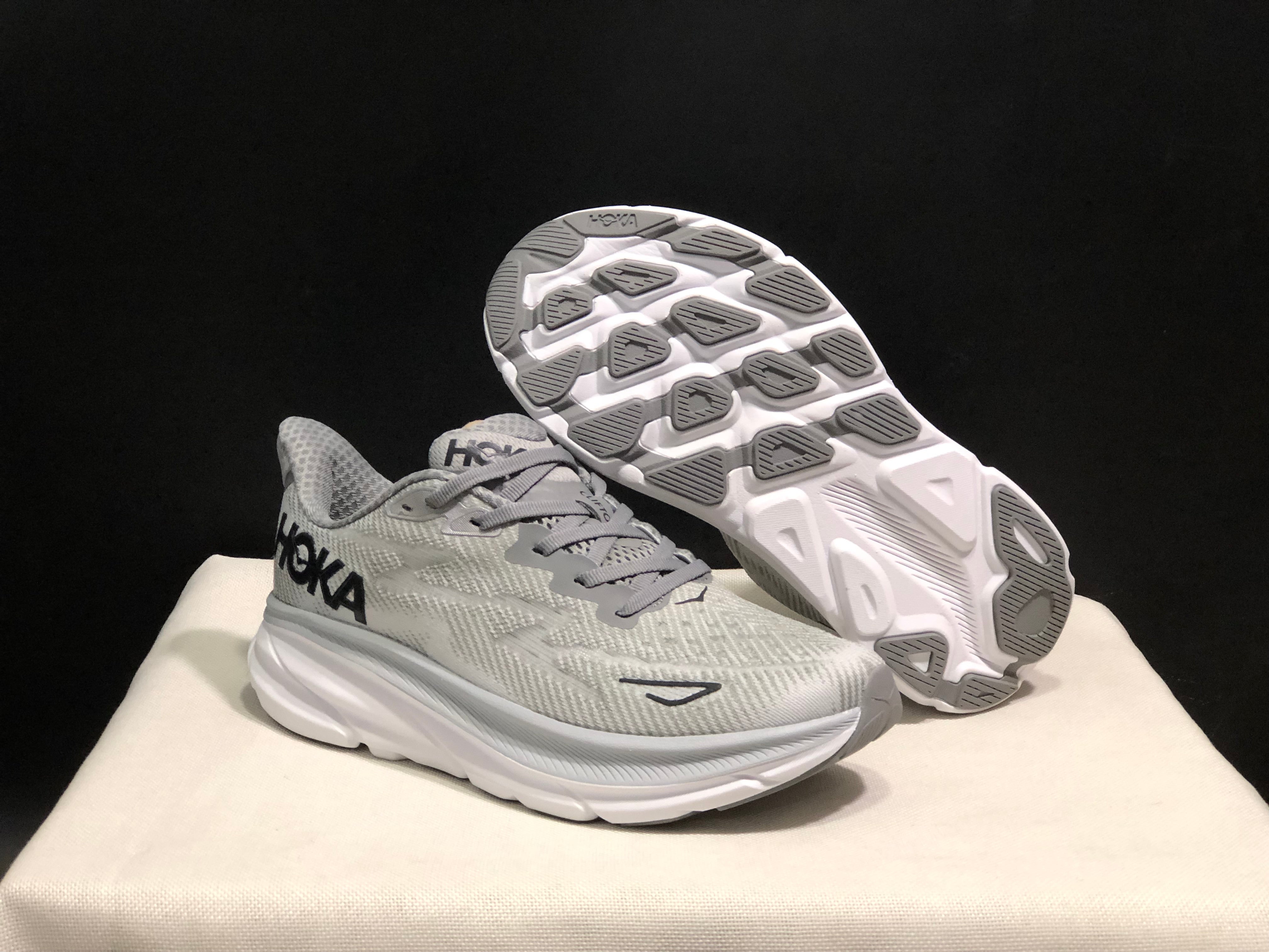 Hoka Clifton 9 'Beige-Pink'