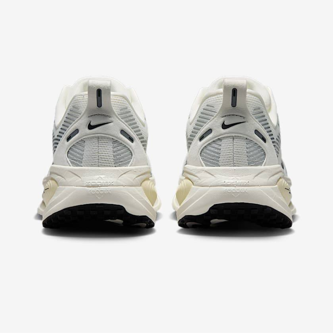 Nike Vomero 18 'Light Bone'