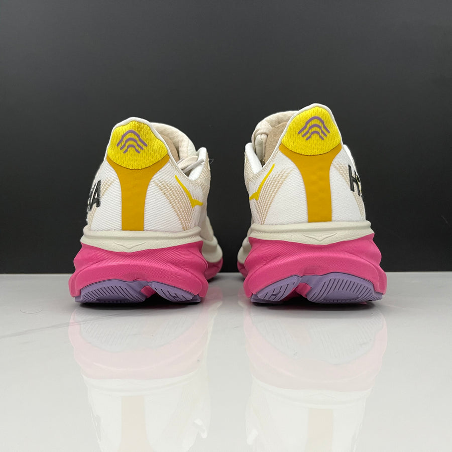 Hoka Clifton 9 'Eggnog'