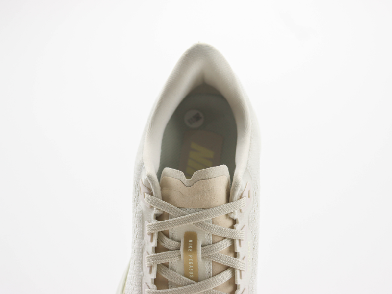 Pegasus Plus 'Beige