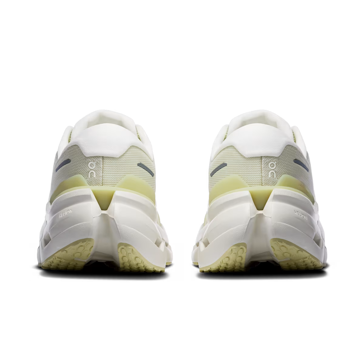 Cloudrunner 3 'Seedling Ivory'