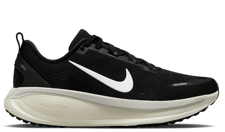 Vomero 18 "Black White"