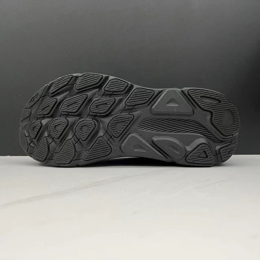 Hoka Clifton 9 'Black'