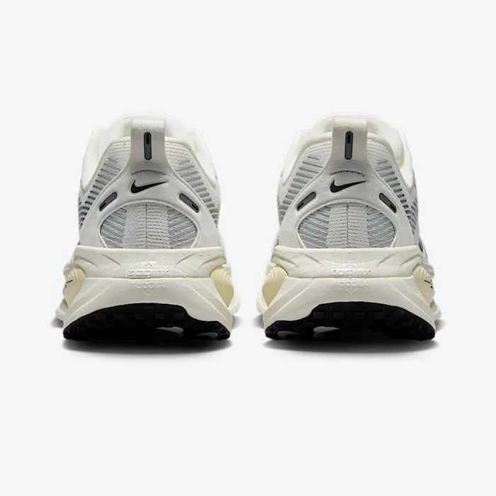 Vomero 18 "White Beige"