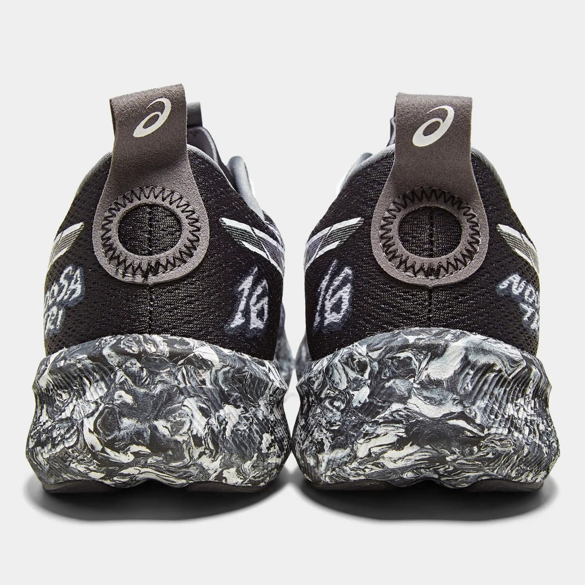 Asics Noosa Tri 16 'Black White'