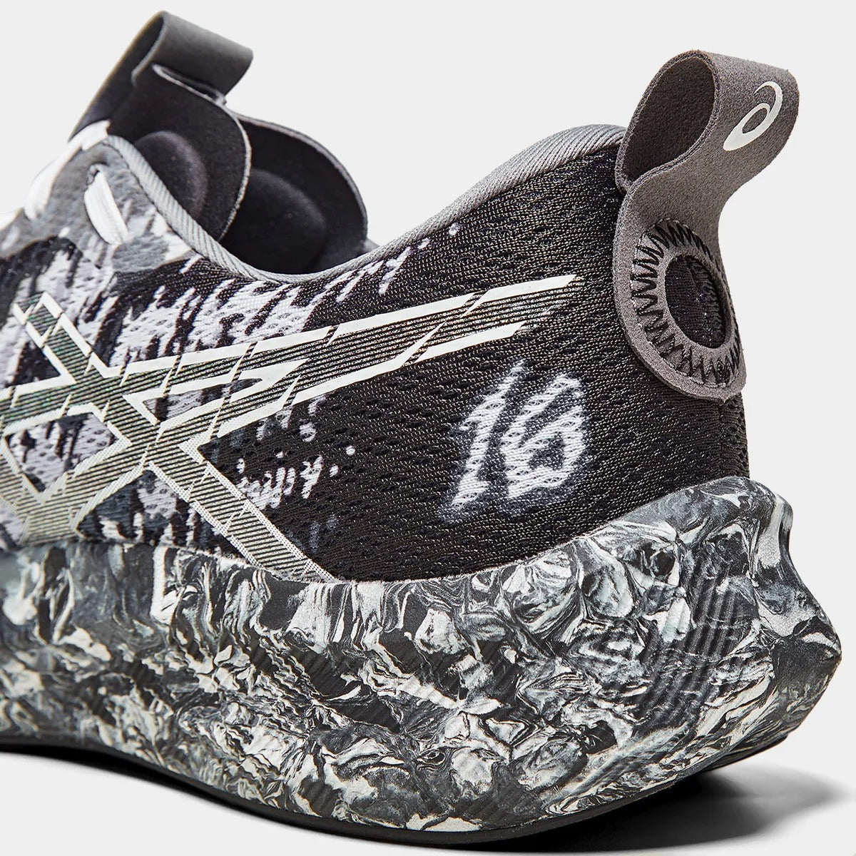 Asics Noosa Tri 16 'Black White'