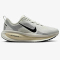 Nike Vomero 18 'Light Bone'