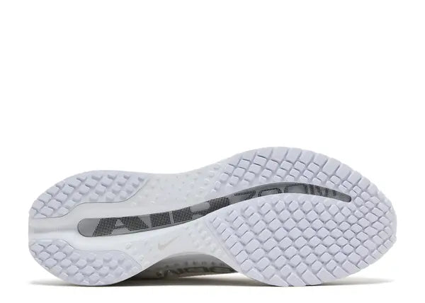 Pegasus Premium 'White Metallic Silver'