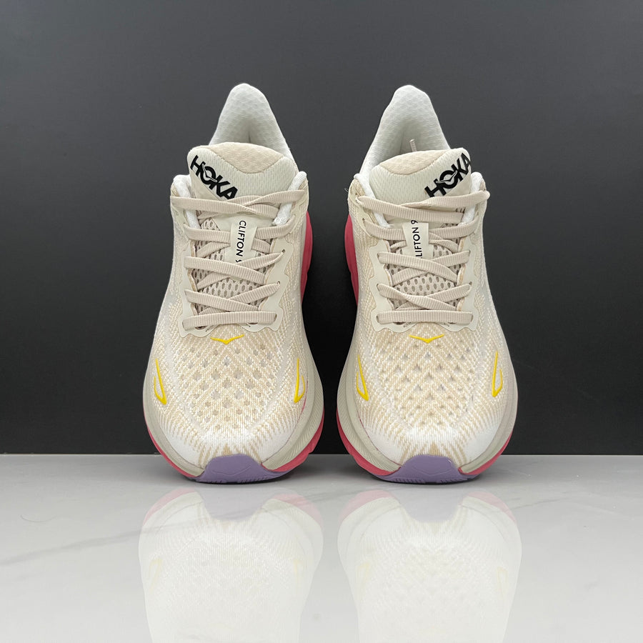 Hoka Clifton 9 'Eggnog'
