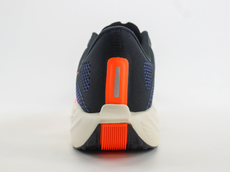 Pegasus Plus 'Black Hyper Crimson'