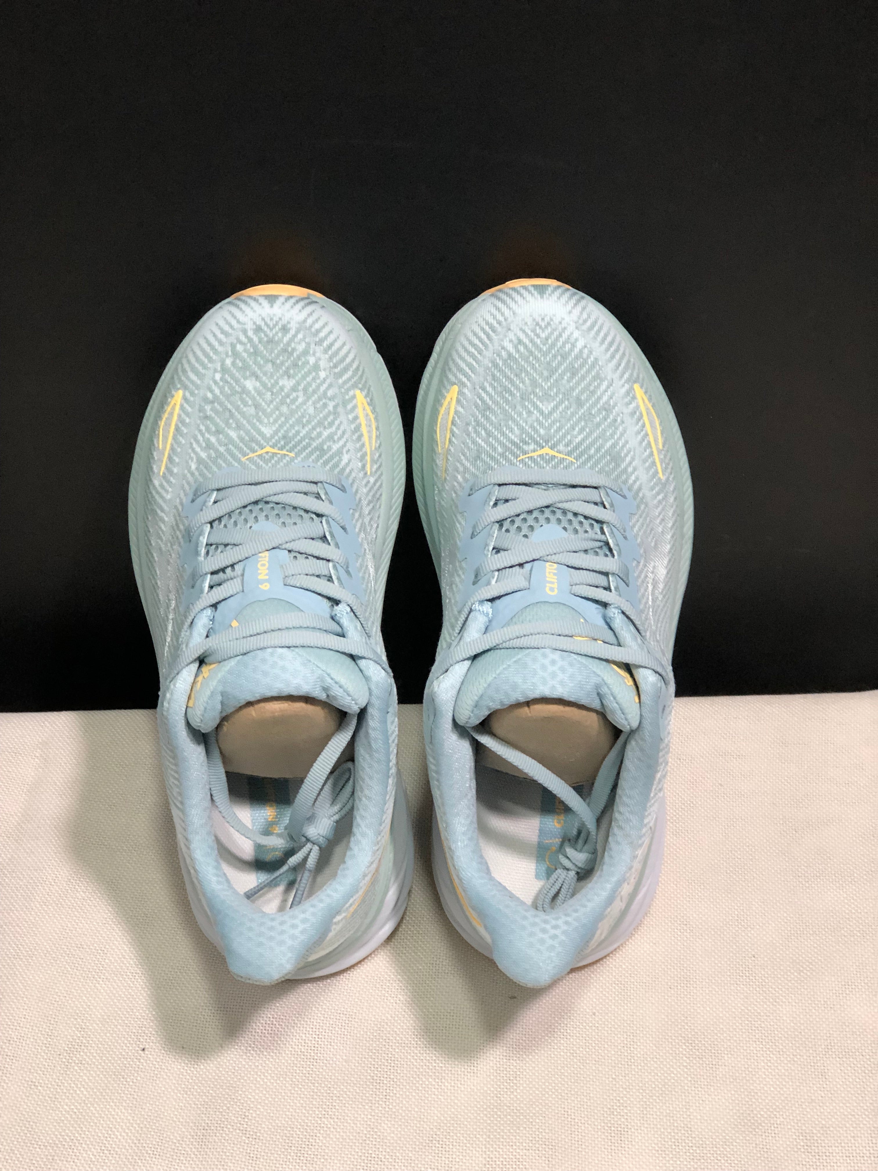 Hoka Clifton 9 'Beige-Pink'