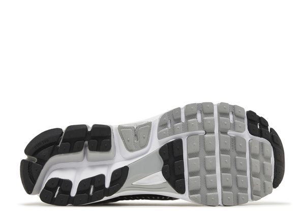 Air Zoom Vomero 5 'Metallic Silver Black'