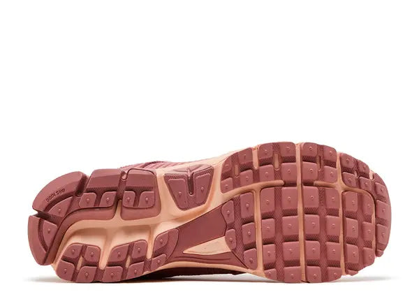 Air Zoom Vomero 5 'Red Stardust'
