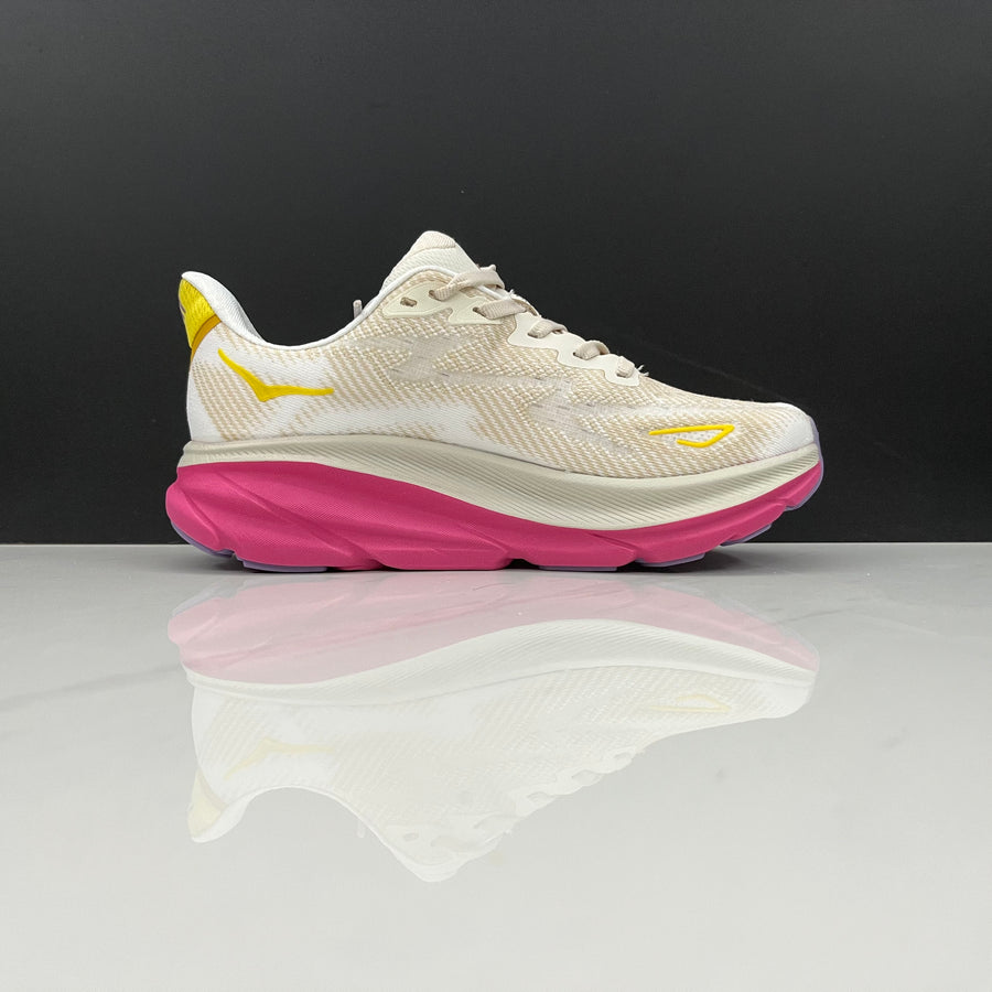 Hoka Clifton 9 'Eggnog'