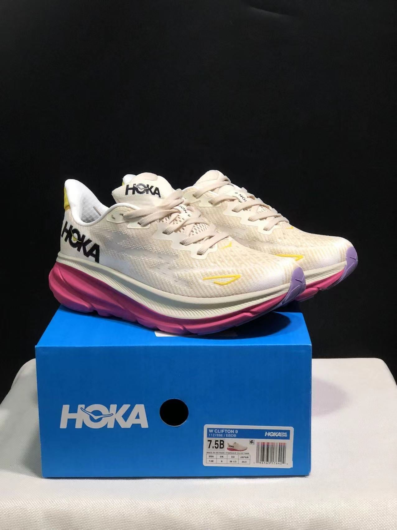 Hoka Clifton 9 'Beige-Pink'