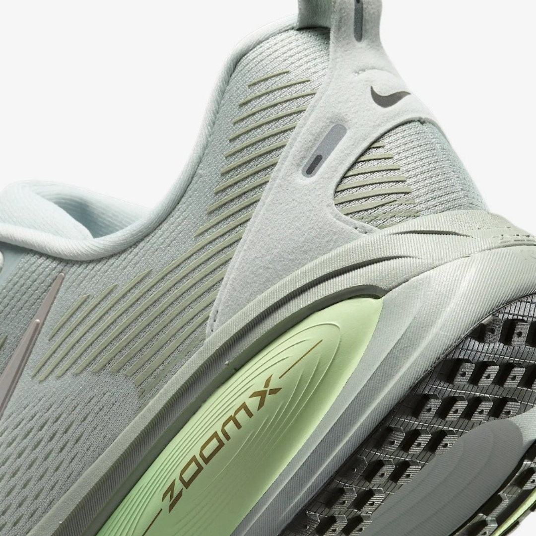 Nike Vomero 18 'Light Olive'
