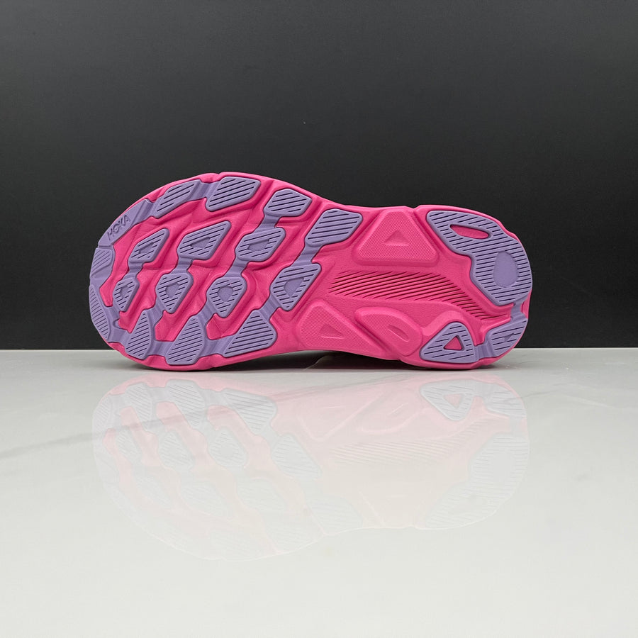Hoka Clifton 9 'Eggnog'