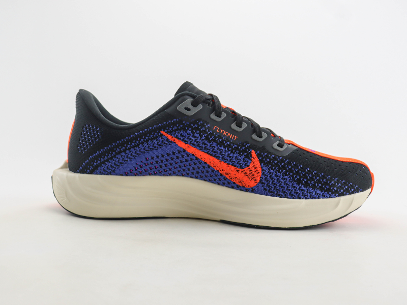 Pegasus Plus 'Black Hyper Crimson'