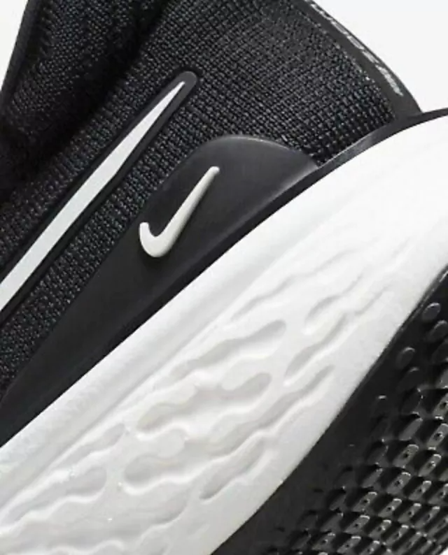 Nike Zoomx Invincible Run 2 'Black Summit White'