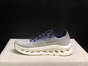 On Cloudtilt 'Midnight Ivory'