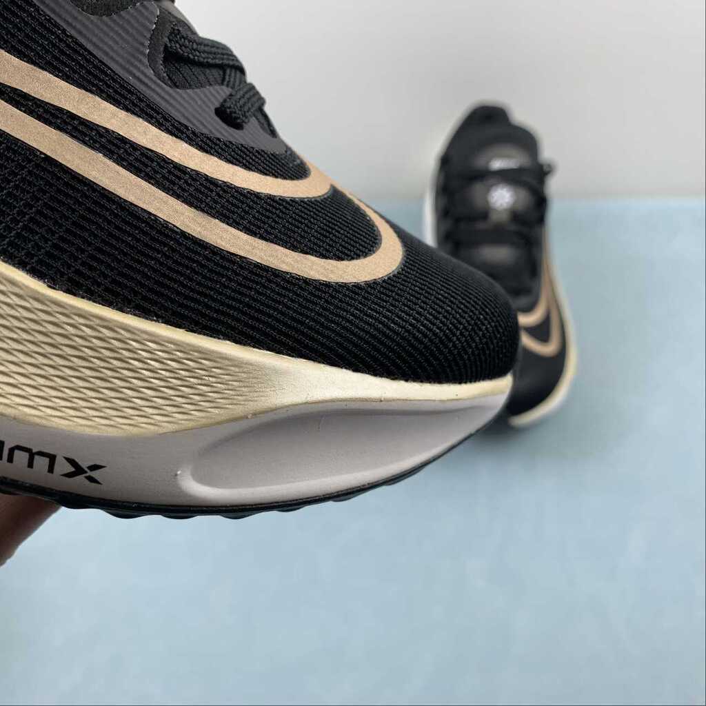 Nike Zoom Fly 5 'Metallic Gold'