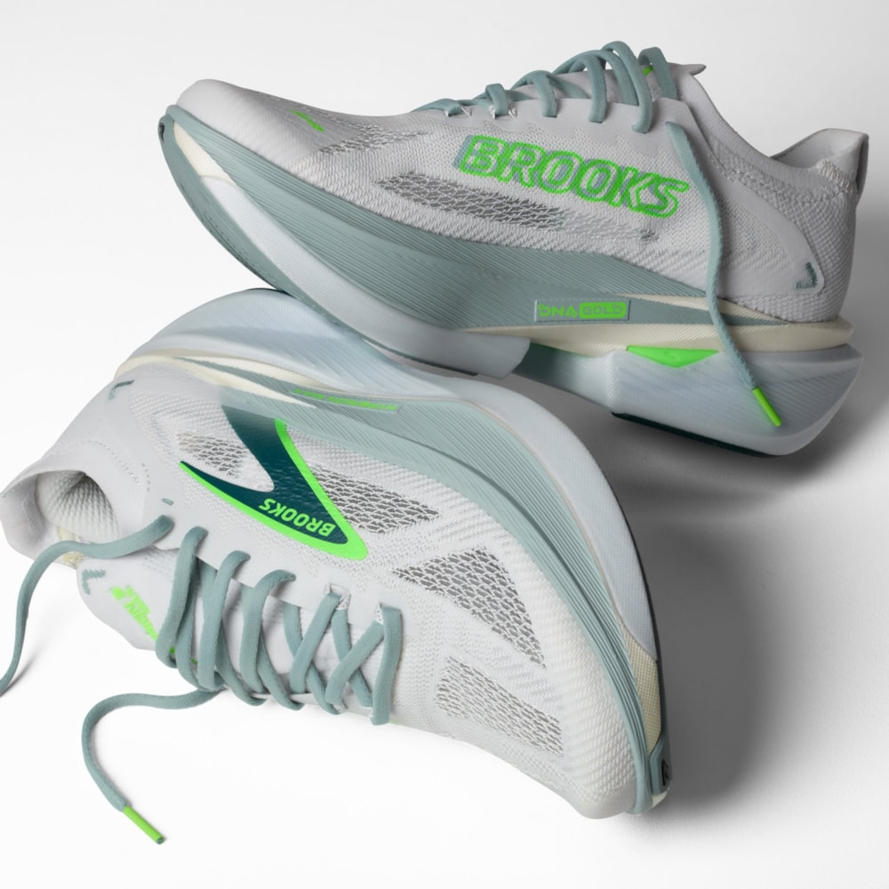 Brooks PYNRS x Hyperion Max 3 'Gray Mist'