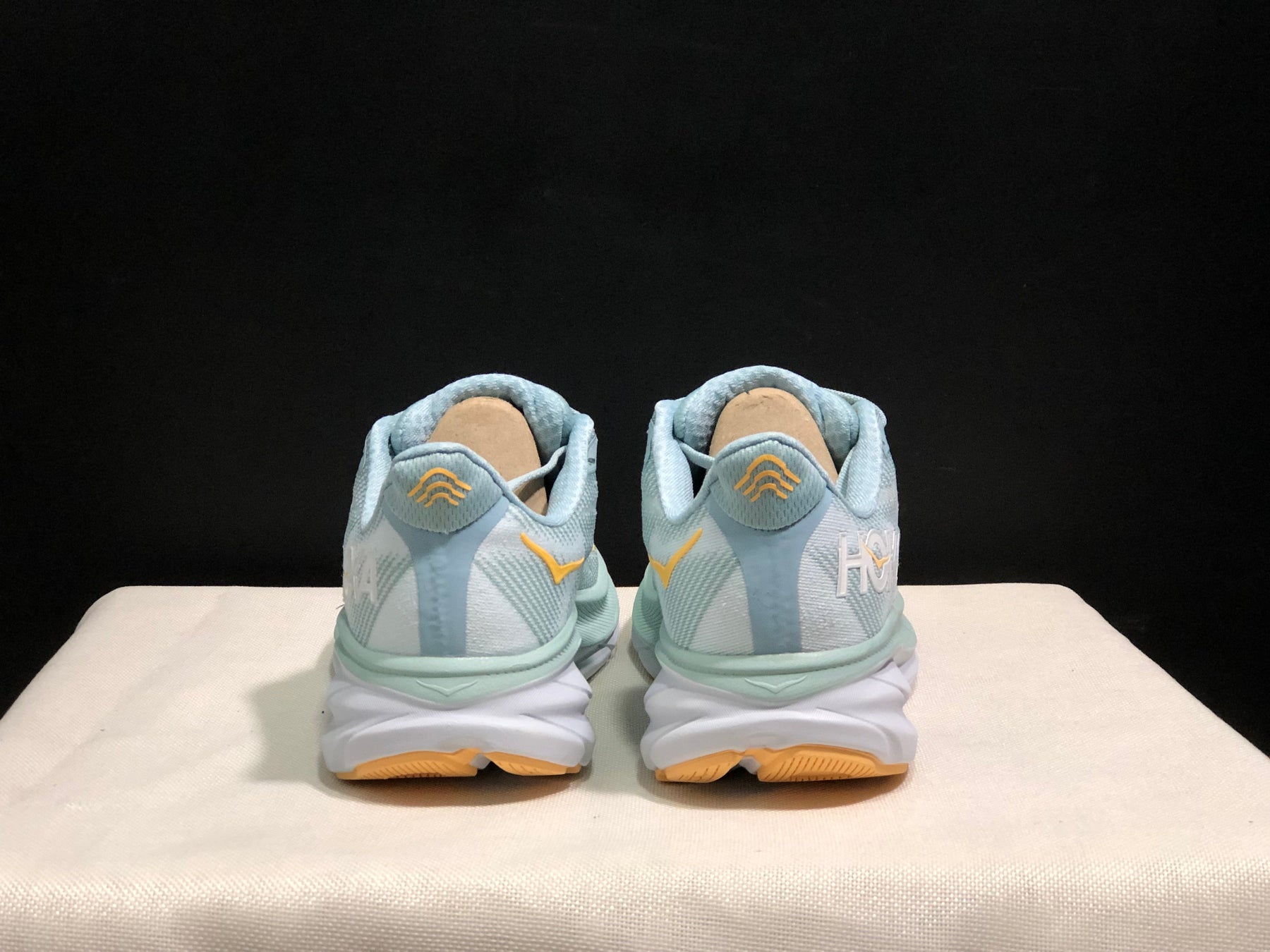 Hoka Clifton 9 'Beige-Pink'