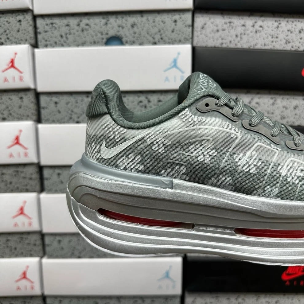 Nike Vomero Premium 'Fleur De Lis Geyser Grey'