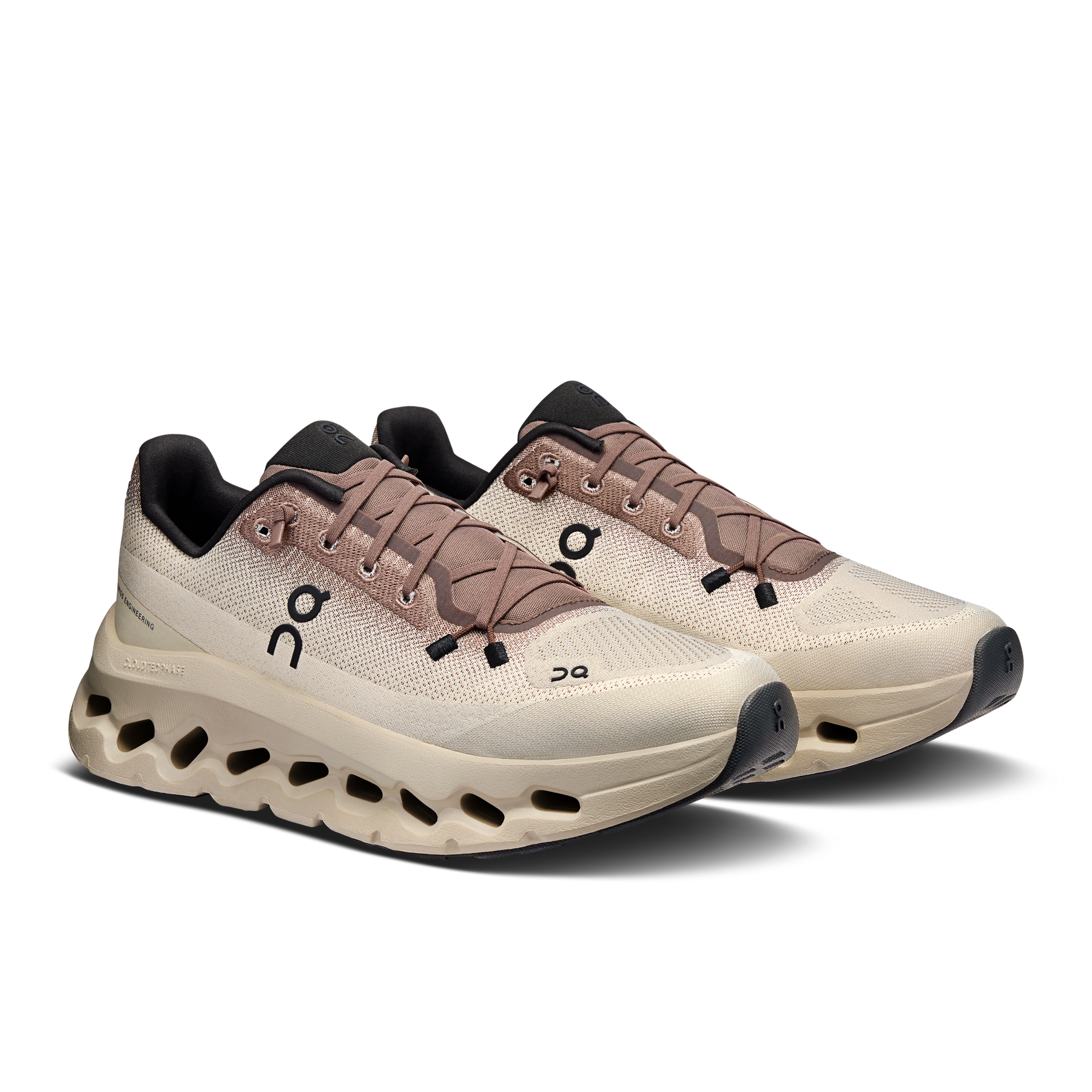 On Cloudtilt 'Clove Sand'