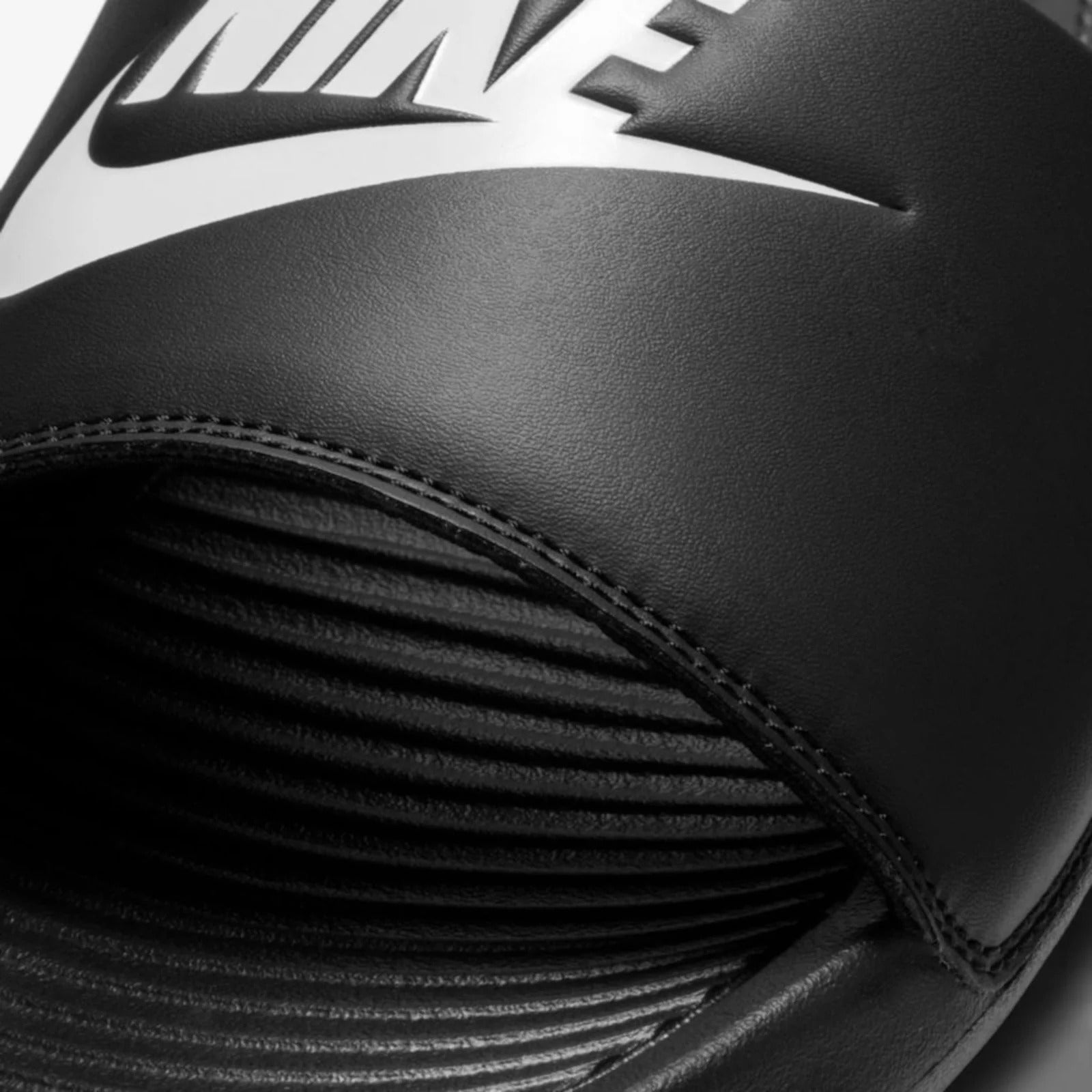 Chinelo Nike 'Victori One'